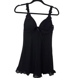 ⭐️La Vie En Rose Black Chemise with Ruffle Hem Size Small